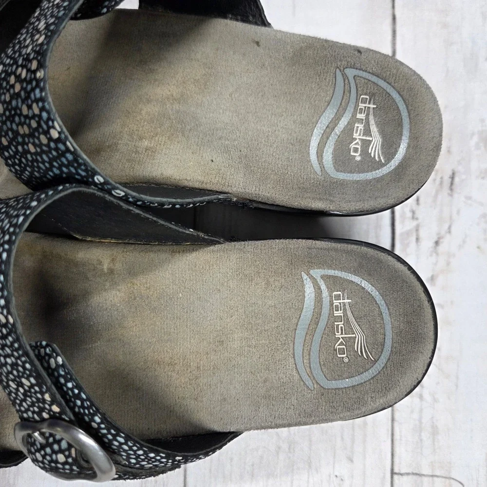 Dansko Wedge Sandal Women 38(7.5) Black Blue Stingray Pebbled Buckle Slide Shoes